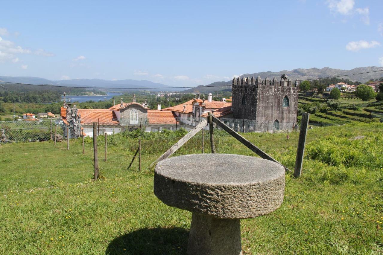 Casas Da Loureira - Casa Da Piscina E Batatas II Hostal Vila Nova de Cerveira Exterior foto