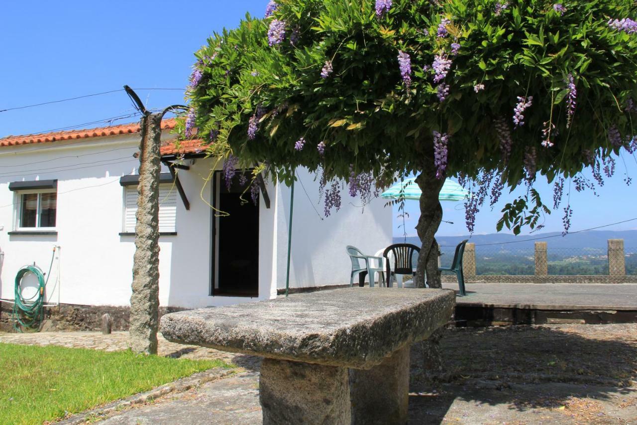 Casas Da Loureira - Casa Da Piscina E Batatas II Hostal Vila Nova de Cerveira Exterior foto