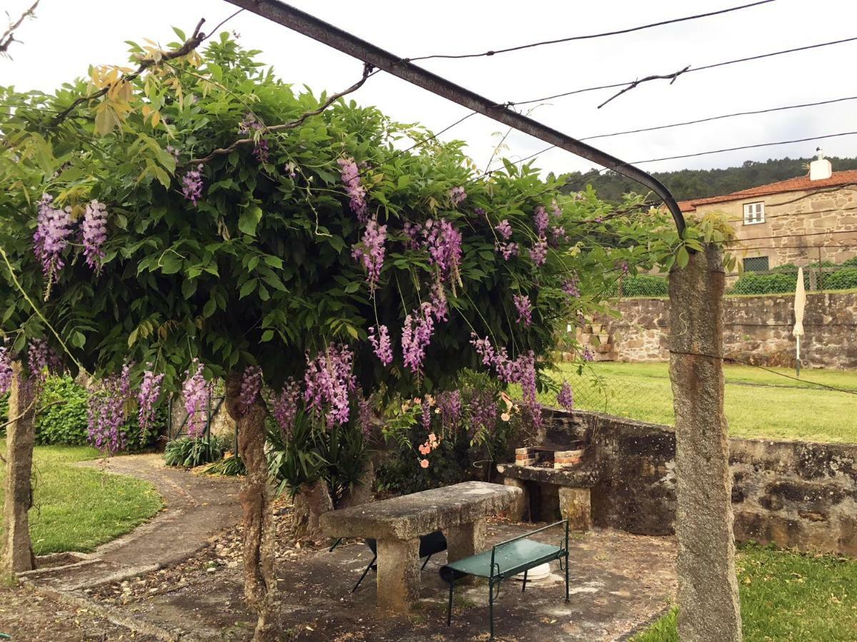 Casas Da Loureira - Casa Da Piscina E Batatas II Hostal Vila Nova de Cerveira Exterior foto